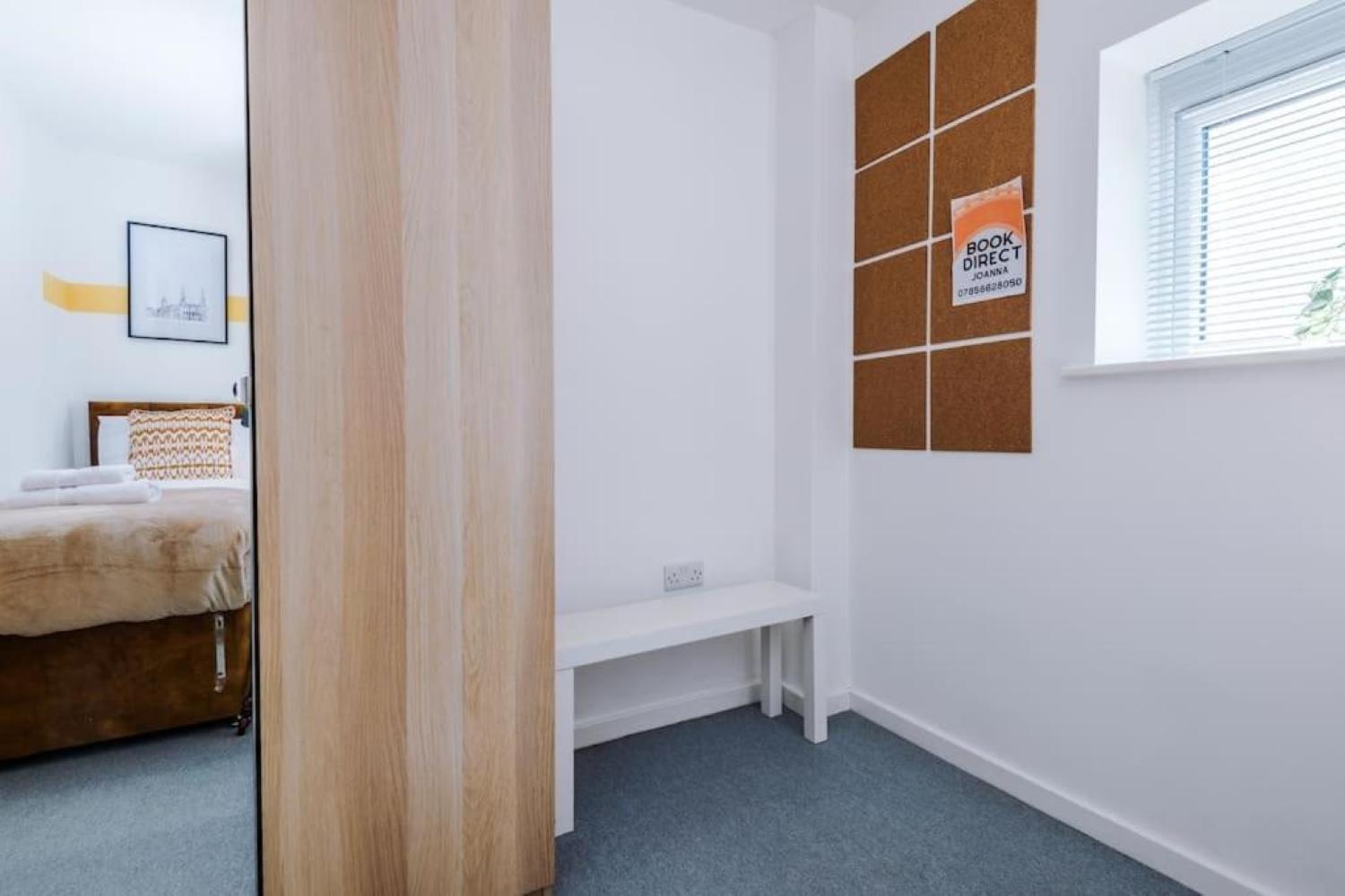 Westlea Apartment *