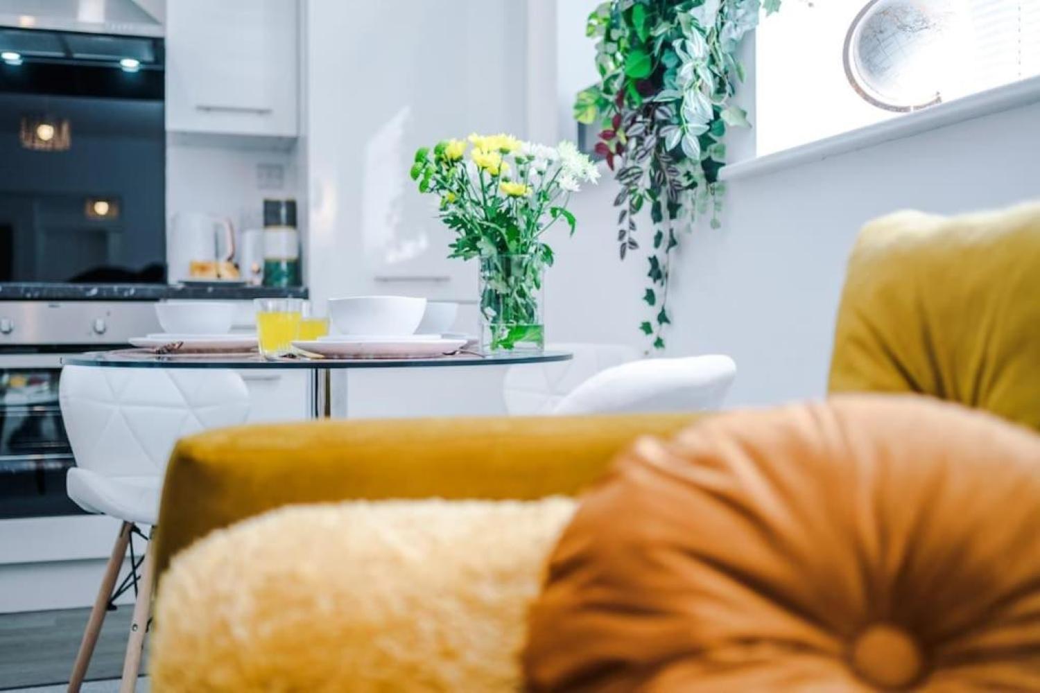 Westlea Apartment *